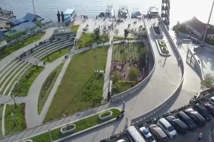 Pantai Bebas Parapat